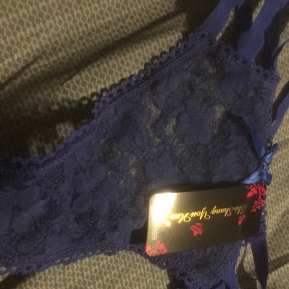 Lacy thong - Picture 3 of 3